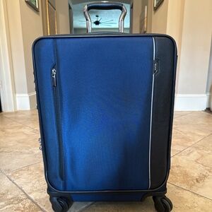 Tumi Arrivé Continental Carry-On Luggage (Gently Used)